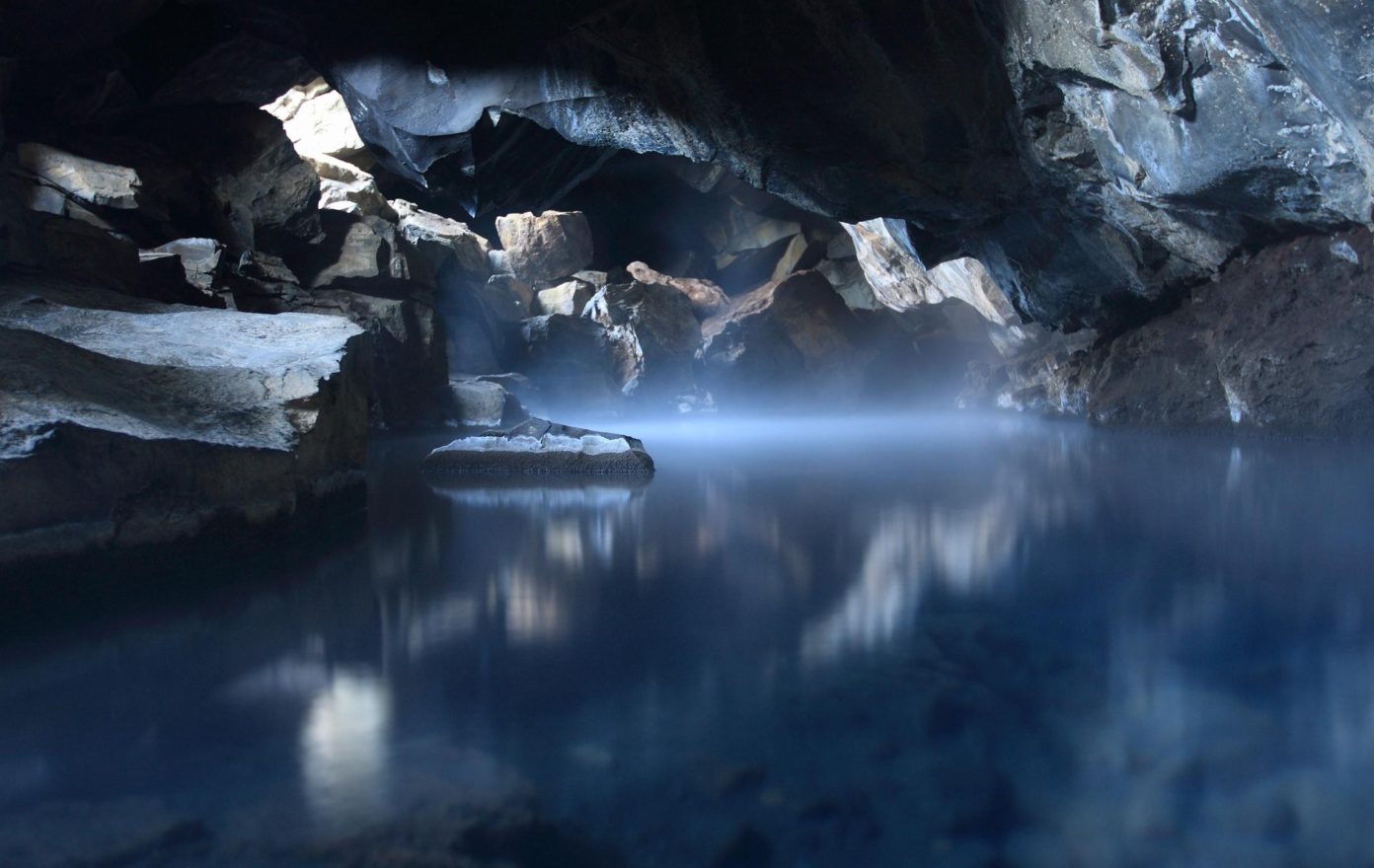 Озеро в пещере