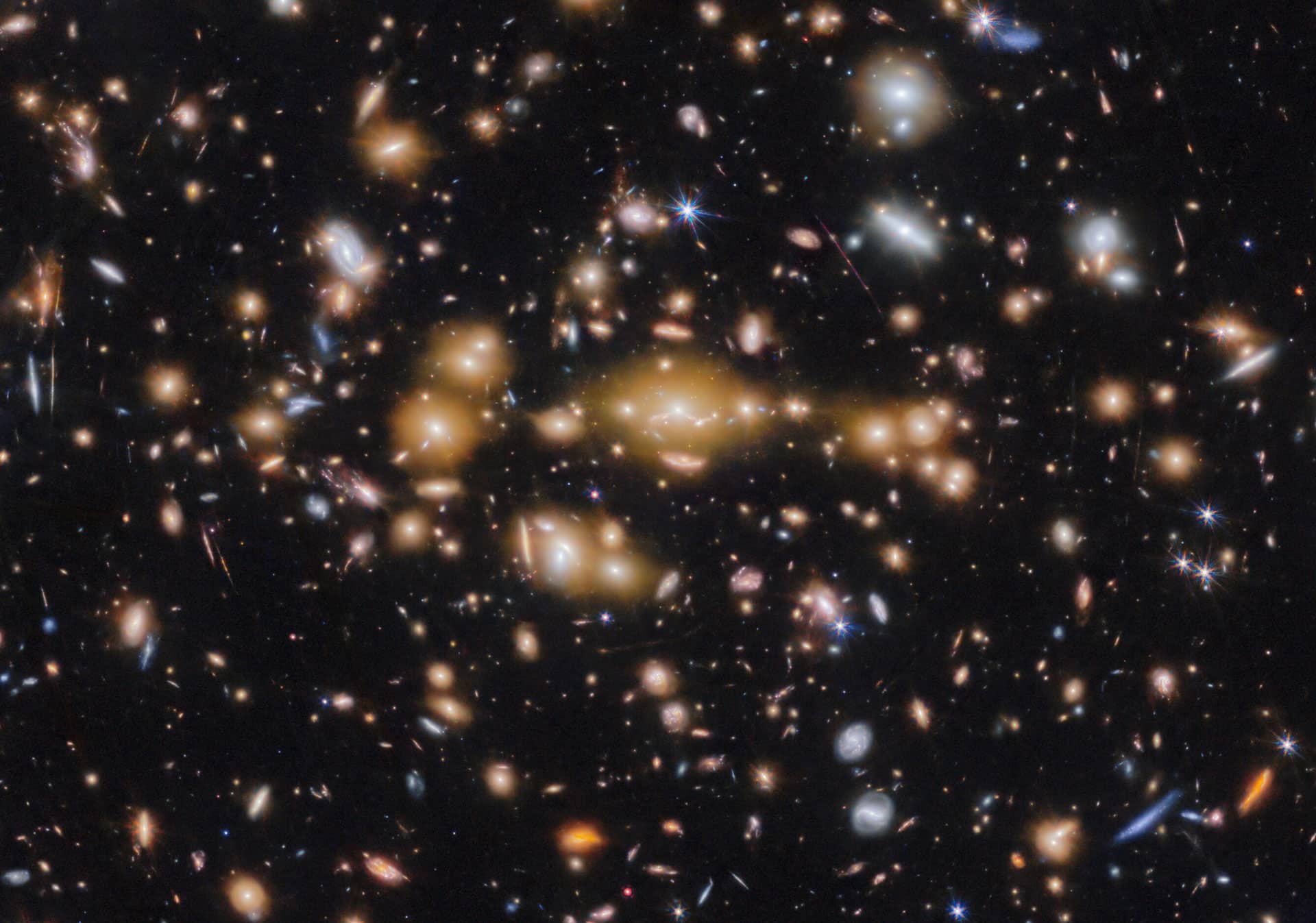 Galaxy cluster SPT-CL J0615−5746 (cropped)